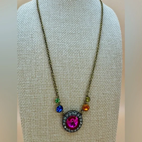 Kurt Geiger London Octavia Vintage Crystal with Frame Pendant Necklace - Picture 4 of 11